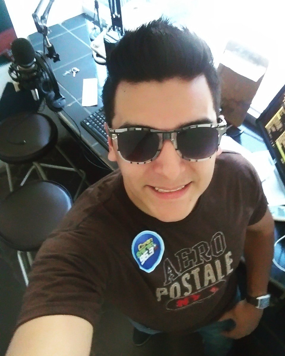 marlonmenjivar_'s tweet photo. #Honduras!!! En vivo por @CopanStereo96 Jueves Clasico #FlacoIn2016 #56 ❤🔥🔥🔥🎥 https://t.co/wz9LwwOAtE