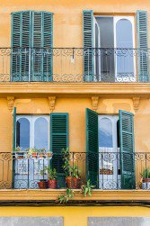 SUITCASEmag's tweet photo. Destination 8: Mallorca. Summer days in Palma, Deia and Soller https://t.co/E1y0Q0crjB #SUITCASEtravels https://t.co/PEbBJGuBK6