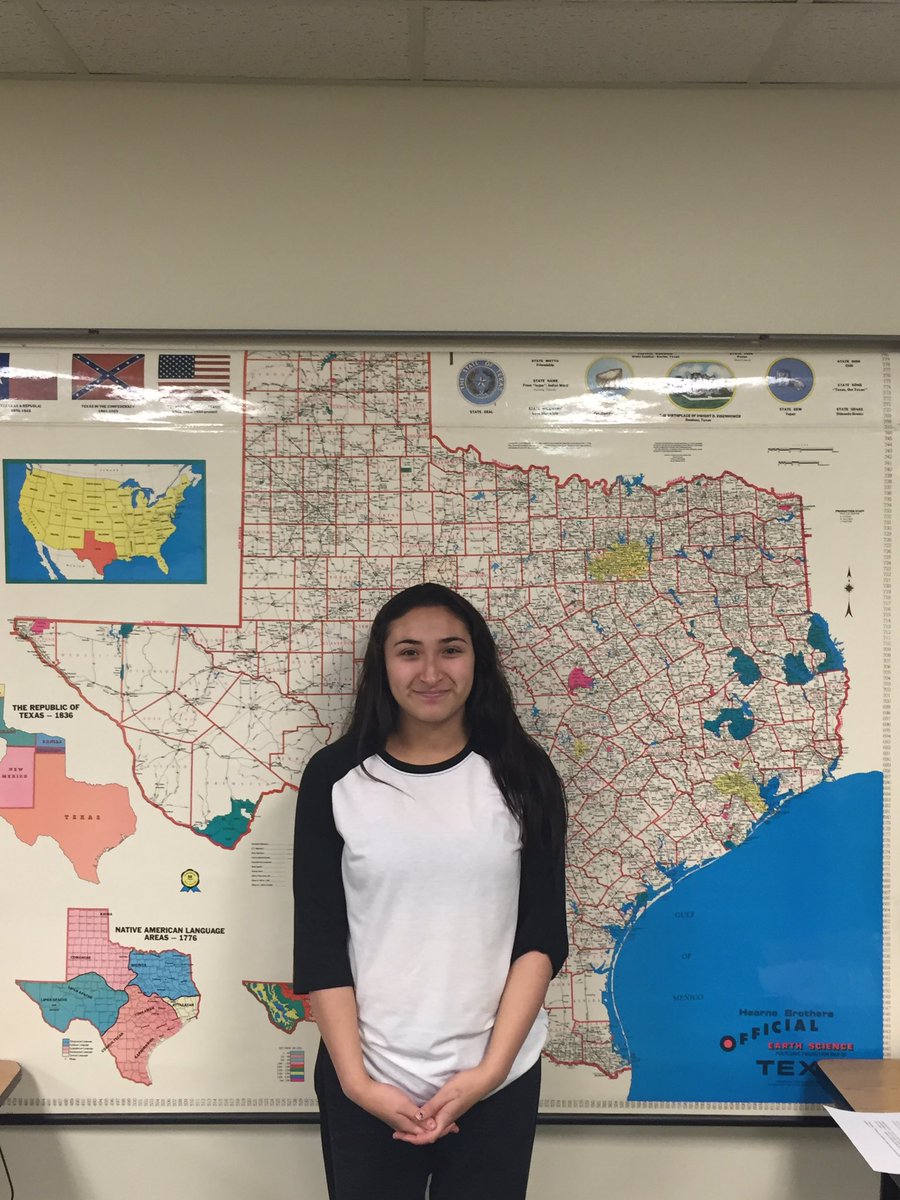 jthomaskbjh's tweet photo. 2016 MEC graduate Rosemary Villanueva! #lobofactor https://t.co/UjRePhXjIb