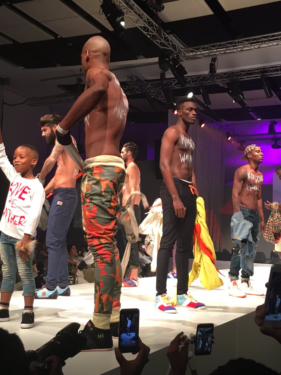GLAMOUR_sa's tweet photo. The Magents models had a powerful message for us, "Love one another". #GLAMxJazz #CTIJF2016 https://t.co/LKcV4LZ8tX