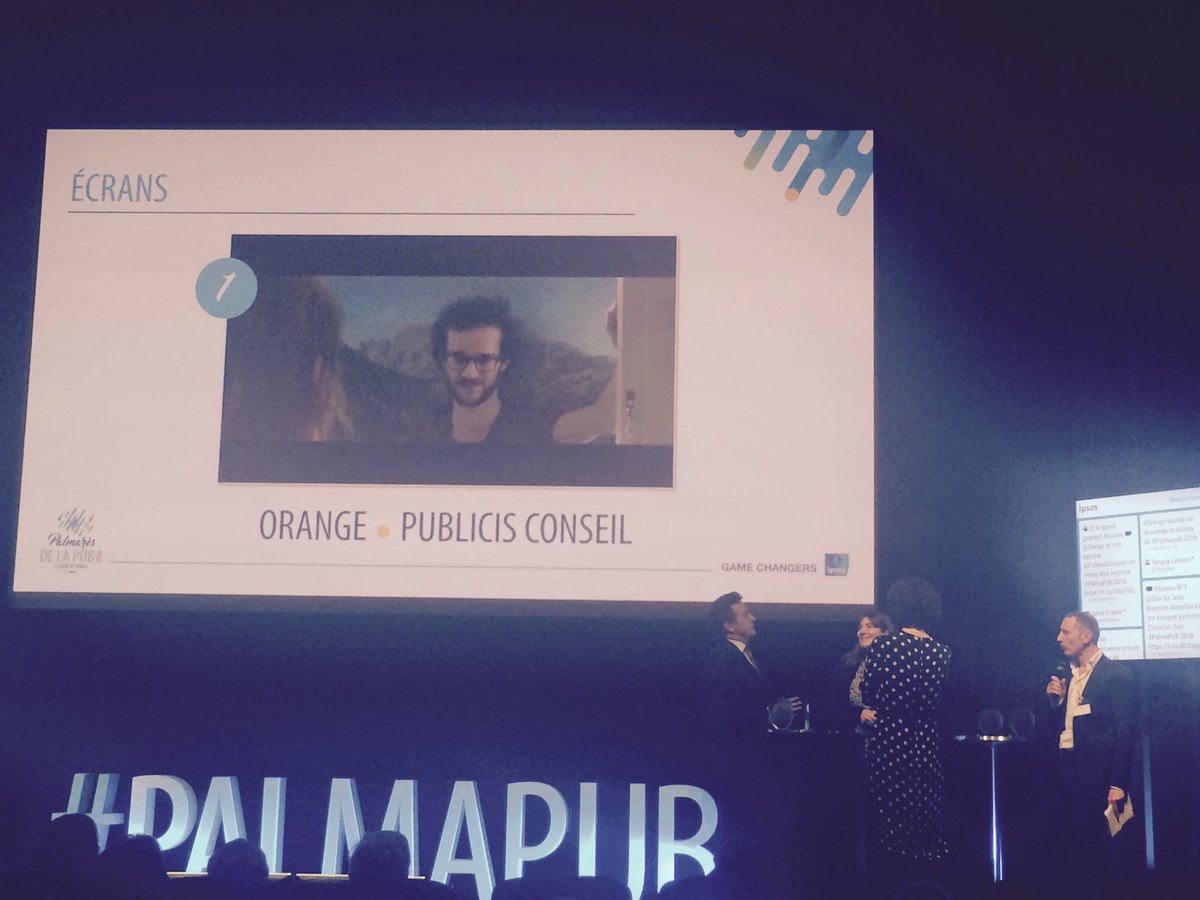 stephonidis's tweet image. For those in long-distance relationships. Super cute, bravo @orange @PublicisConseil #palmapub #ipsos #paris