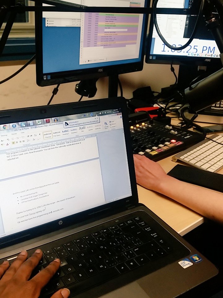 planetdjork's tweet photo. all hands on deck @CJRU1280 #cjru1280 #launchday https://t.co/otryluloxA