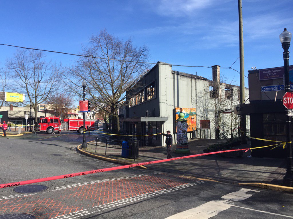 CalebMcIntyre_'s tweet image. Poor #downtown #Nanaimo :( Sad for the loss. Let&apos;s rally together and use this as a chance to build #community! :D