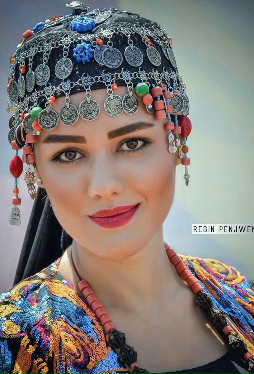 AramTurku's tweet photo. تا مردن ئەگ��ر بە تەنها مایتەوە گرنگ نیە,
بەس مەهێڵە لە باوشی کەسێکدا بیت بە خەیاڵی کەسێکی ترەوە بێت...!! https://t.co/U2qO9ByRsj