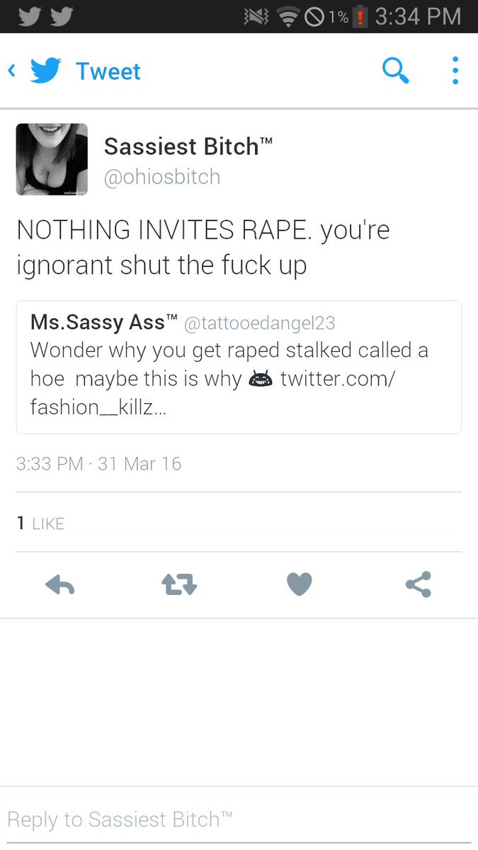 Says the girl with her ass her header photo 😂😷