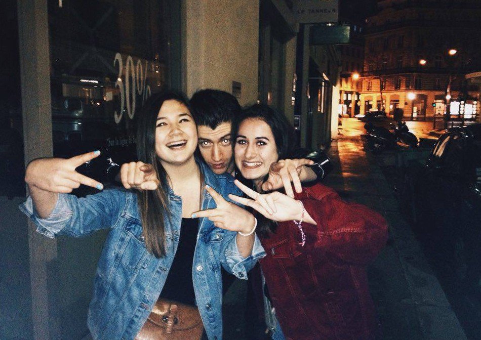 arctorca's tweet image. OUR PICS WITH ALEX TURNER #TLSP #Paris #BestDayEver