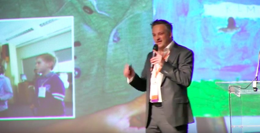 Video: <a href="/KLM/">KLM</a>'s <a href="/JochemOnline/">Jochem van Drimmelen</a> shows how to embrace customer feedback in this #SoMeT14US talk. ow.ly/106UXm