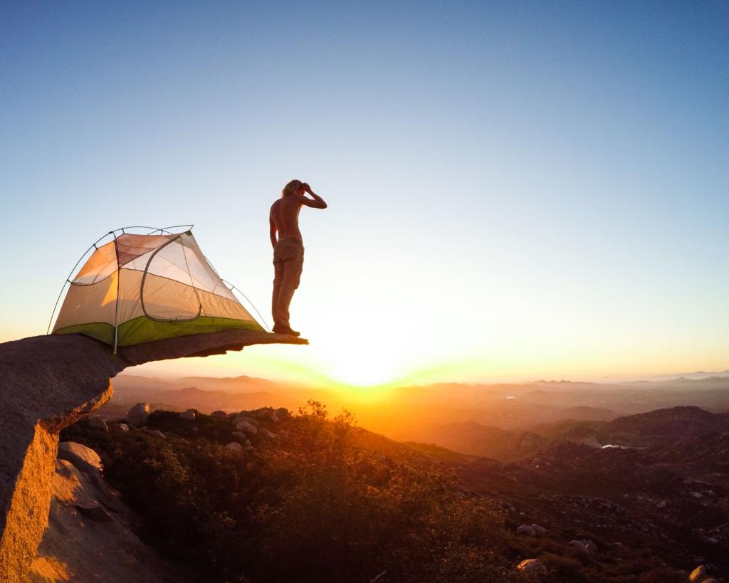GoProUK's tweet photo. #ThrowbackThursday!
That time Travis Burke took the whole 'living on the edge' thing literally! #TBT ✌️ ⛺ https://t.co/4T5ZtrIwiq