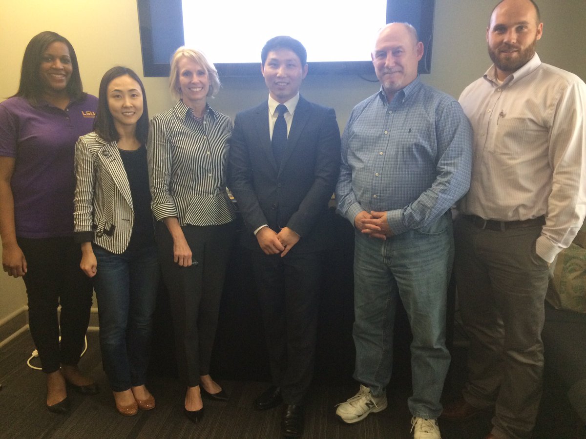 msand37's tweet photo. Congrats to Dr. Young Kim, who successfully defended his dissertation today! @ManshipSchool #lsuresearch https://t.co/A5zZGRpw5c