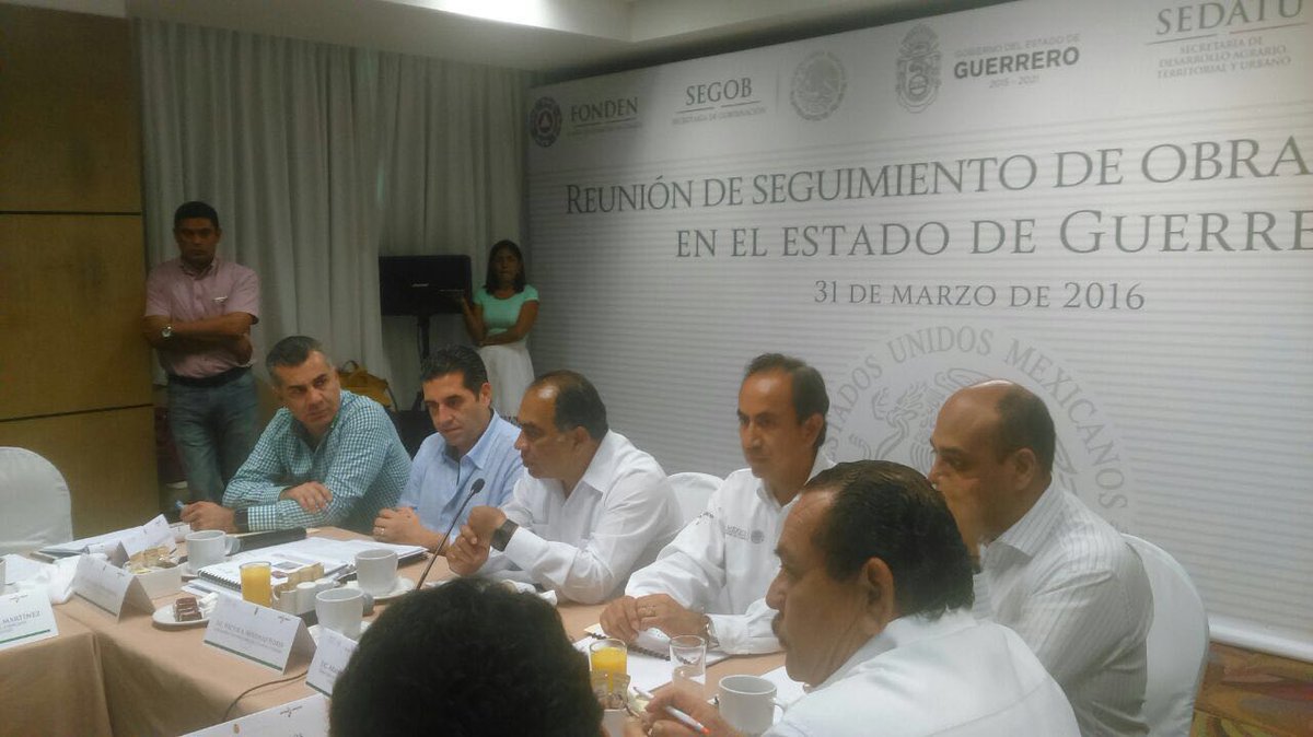 El Gob <a href="/HectorAstudillo/">HectorAstudillo</a> y <a href="/CHEMATAPIA/">Chema Tapia</a> encabezan la reunión de seguimiento de obras FONDEN en Guerrero