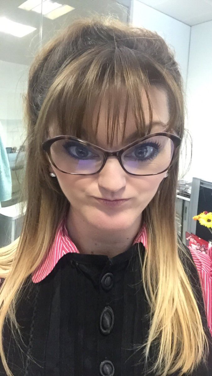 Gill_Wilson's tweet photo. Office geek chic #glasses #chic #thursday #snapchat https://t.co/UY1F3JTwRN