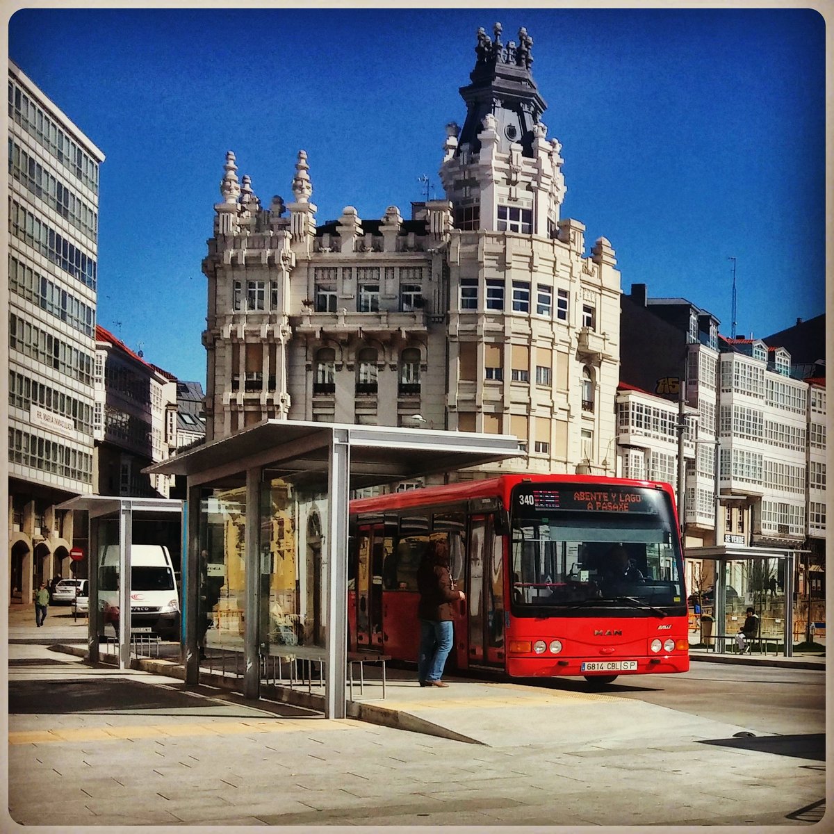 BlogBusurbano's tweet photo. El @BlogBusurbano en #Primavera!
#Par001 #PuertaReal (i)
#Bus340 #Lin1A
Galeguizando/actualizando denominaciones :D https://t.co/dX7dQAUZ3h
