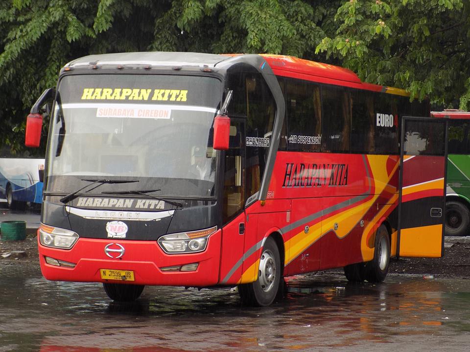 Bersiap untuk dinas jarak jauh. Harapan Kita AKAS NR Probolinggo-Semarang-Cirebon by M. Alif Wahidaa