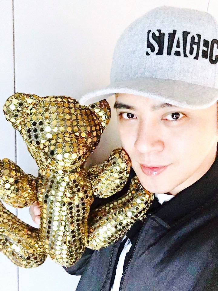 FreddyDico's tweet photo. Taiwan SuperStar @showluoo is now an Official #Adoptive #Parent of #DicoBB ❤️😘 #ShowLo #羅志祥 #FreddyDico #LuvAndLight https://t.co/NNNOoWaZVo