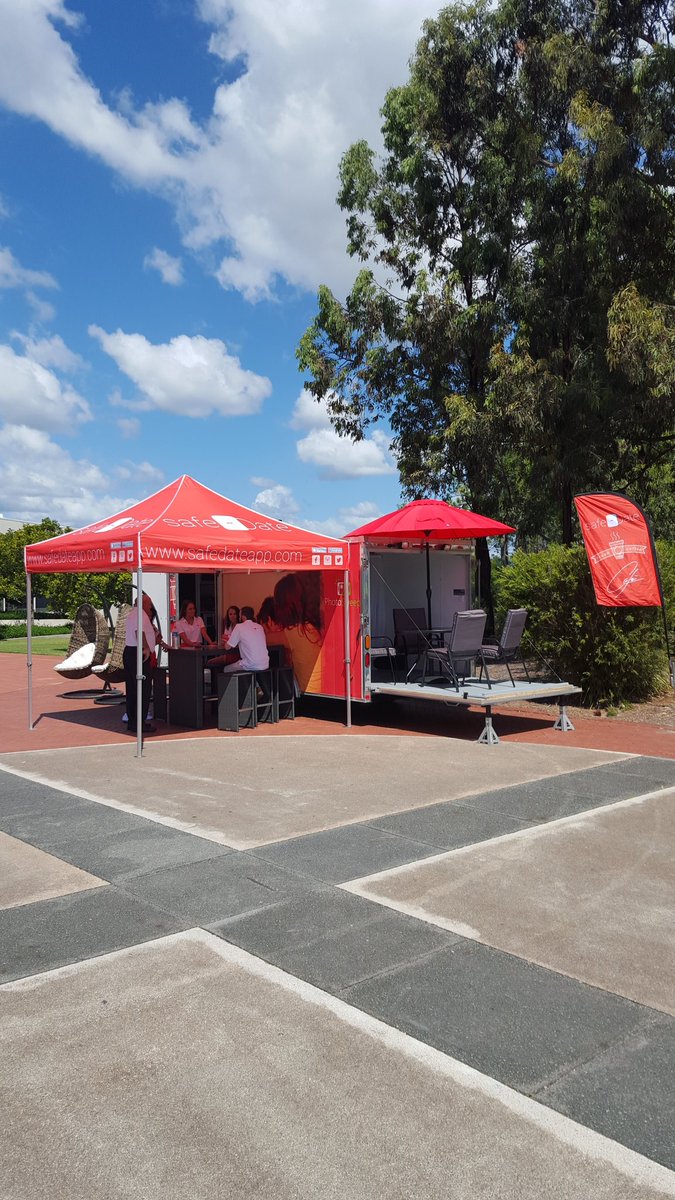 safeDateapp's tweet photo. Bond University first stop on the tour. @BondUniversity #safedateapp https://t.co/vqHsy0cgi4