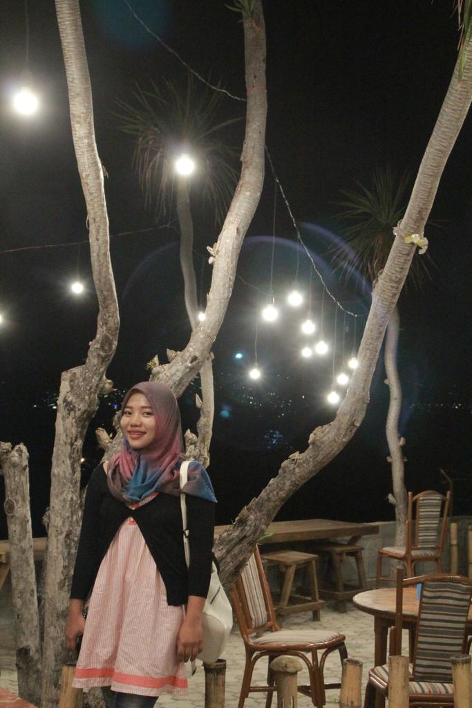 Bismillah April, moga di bulan ini bisa jadi pribadi yg lebih baik lagi😇😇😇Ko