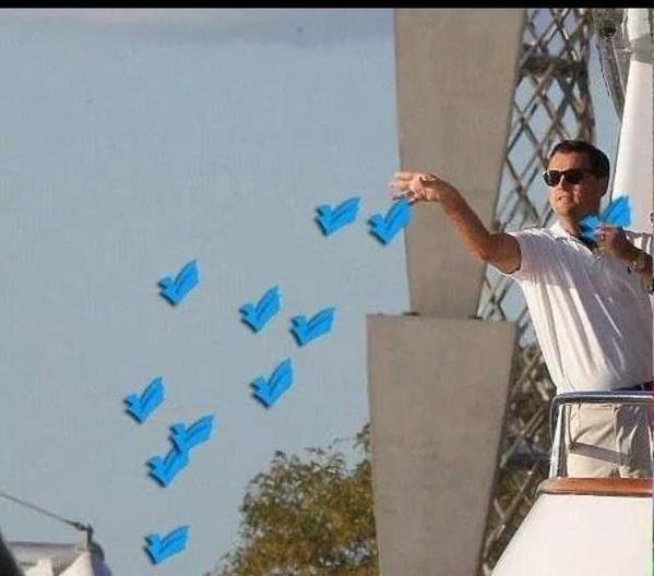 Katherista's tweet photo. Y de pronto...vuelve Internet a los celulares #Entel y te queda la cagรก con todos los mensajes #LeDamosColor https://t.co/ydcV7EuIGf