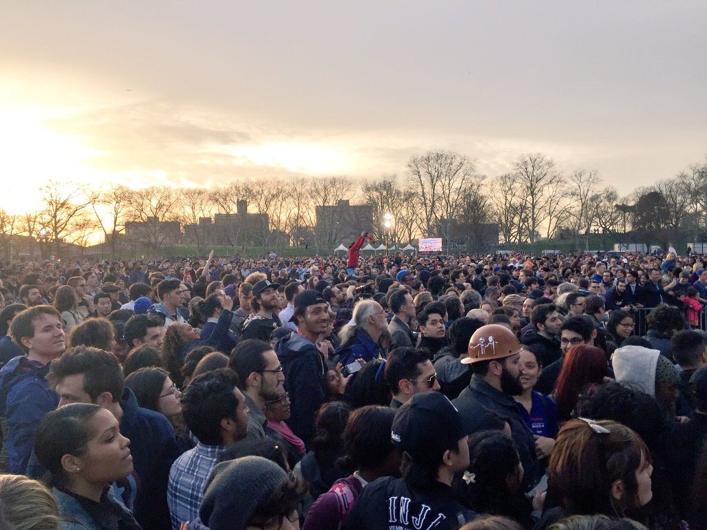 NewWavePolitics's tweet image. Want to know what a political revolution looks like? It looks like this! #BernieInTheBronx