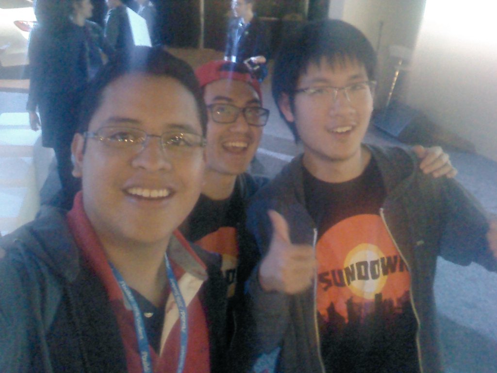 FranPonce_N's tweet photo. Sundown, the winners of Game Category #MSFTImagineContest #Build2016 https://t.co/NszzHOIcqj