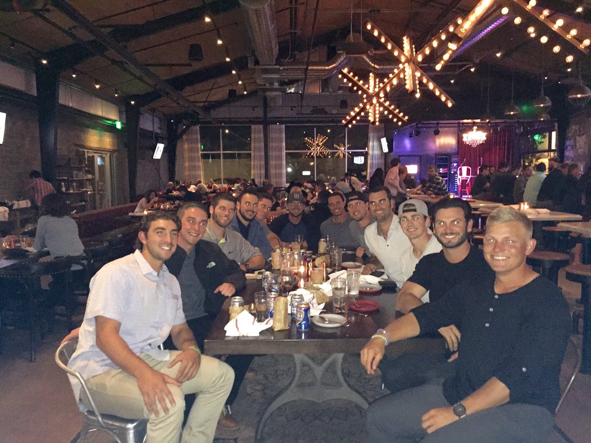 PapaPlut09's tweet photo. #TBT to last nights Bruwinzzz spring training dinner. Some never played together but still cut from the same cloth. https://t.co/qbAPeytUC9