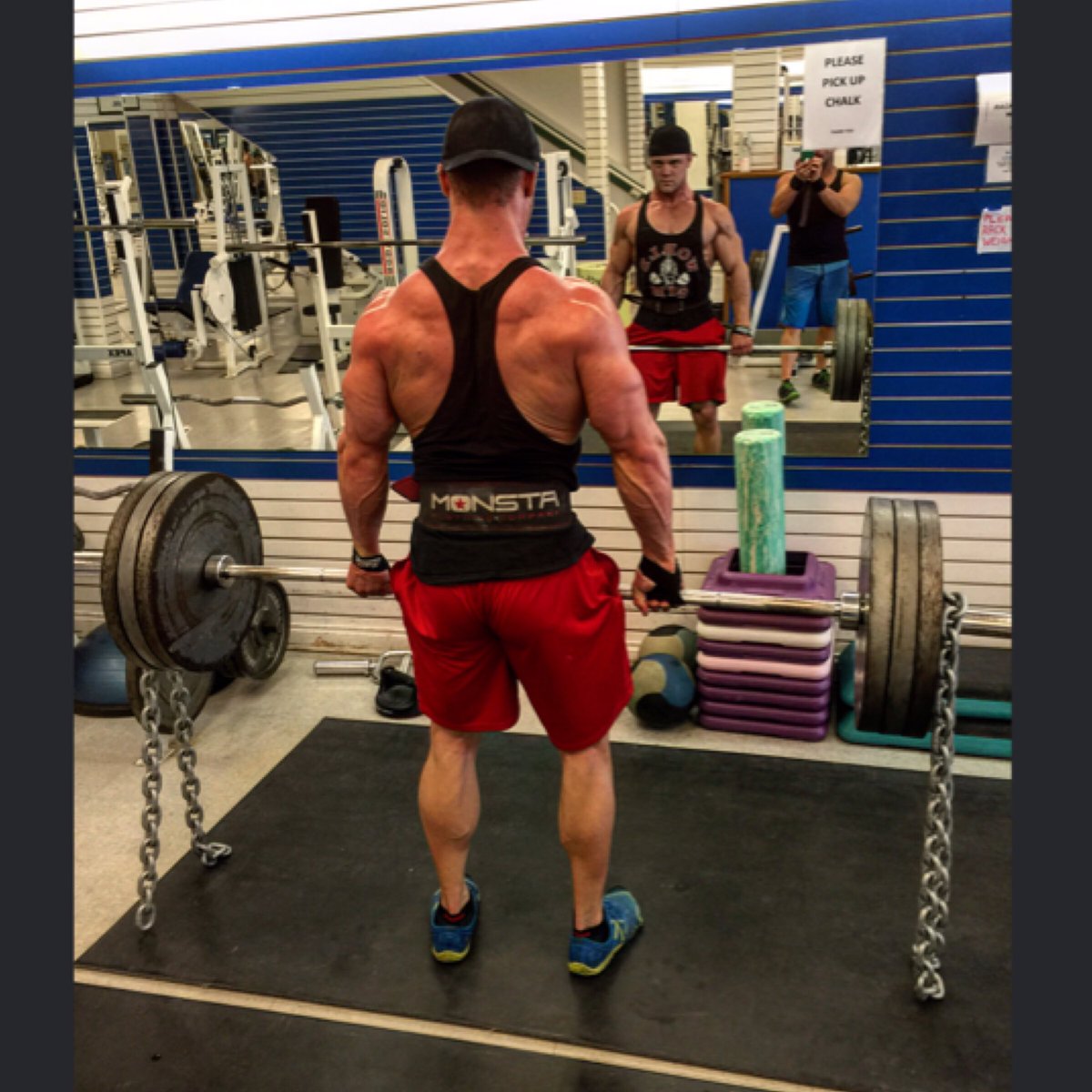 BlakeSt33l's tweet photo. Deadlifts are my happy place 😇#MaleStripper #BodyHeat #Workout #Fitness #HappyPlace https://t.co/bXdaZguHOE