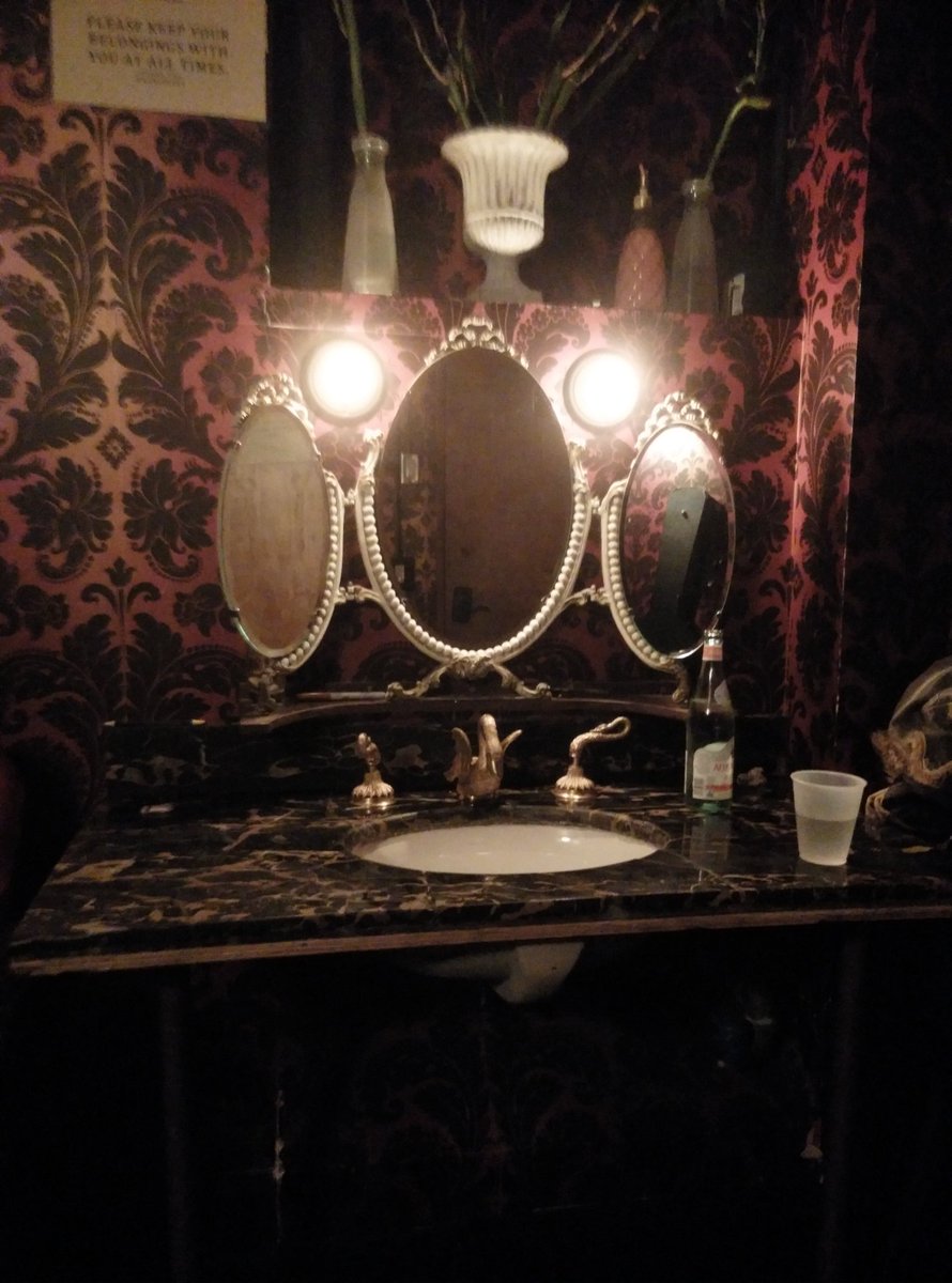 FromRexford's tweet photo. Dressing Room, 15 minutes to showtime! https://t.co/vGlXZKQONQ