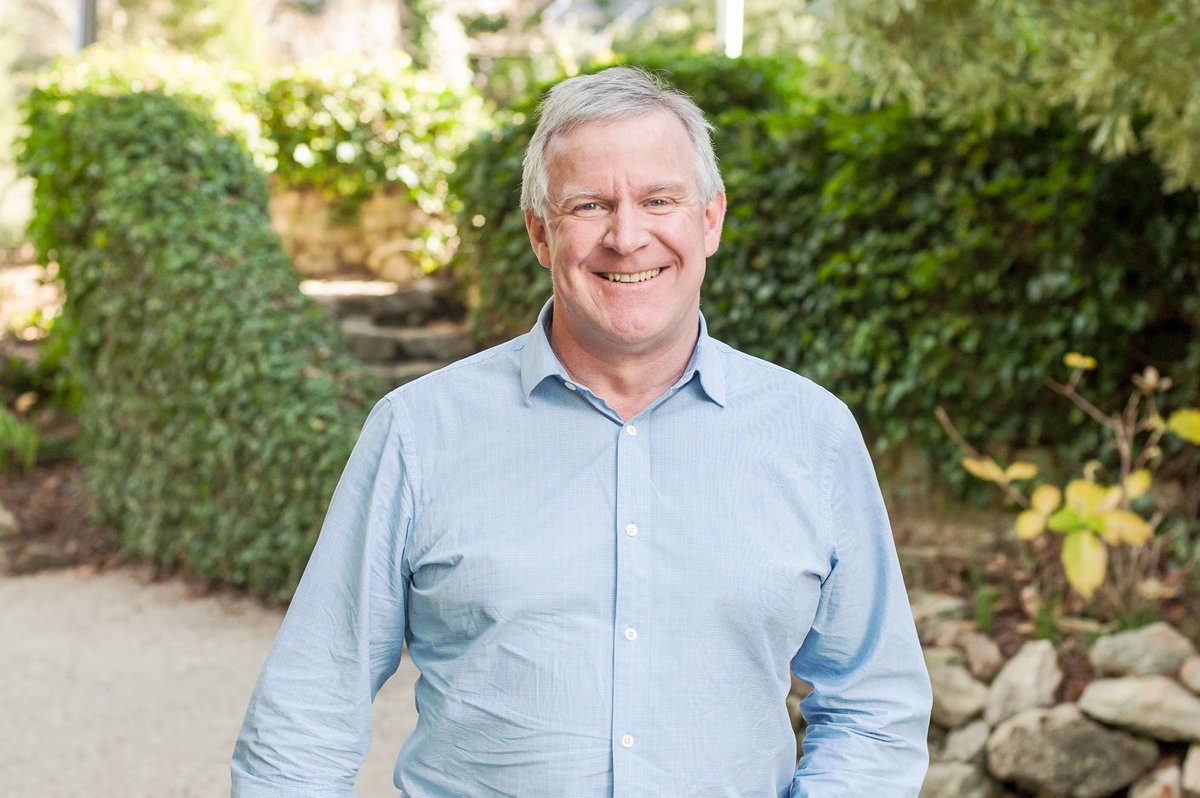 HansenYuncken's tweet photo. What a milestone! Bruce Maher @tasmania #Statemanager celebrates 35yrs with @HansenYuncken https://t.co/qgbNLMUMk2
