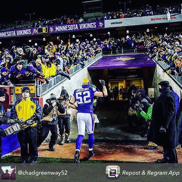 The #southdakotakid <a href="/chadgreenway52/">Chad Greenway</a> is coming back for 1 more year!  Way to reward your soldiers <a href="/Vikings/">Minnesota Vikings</a>!  #Skol