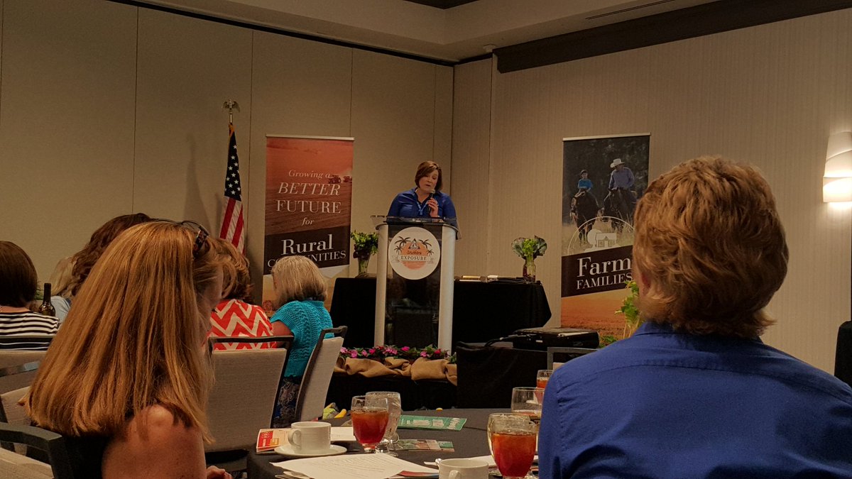 agrimom's tweet photo. #Southern16 is off to a great start. Celebrating farmers https://t.co/l8lFDZTmCQ