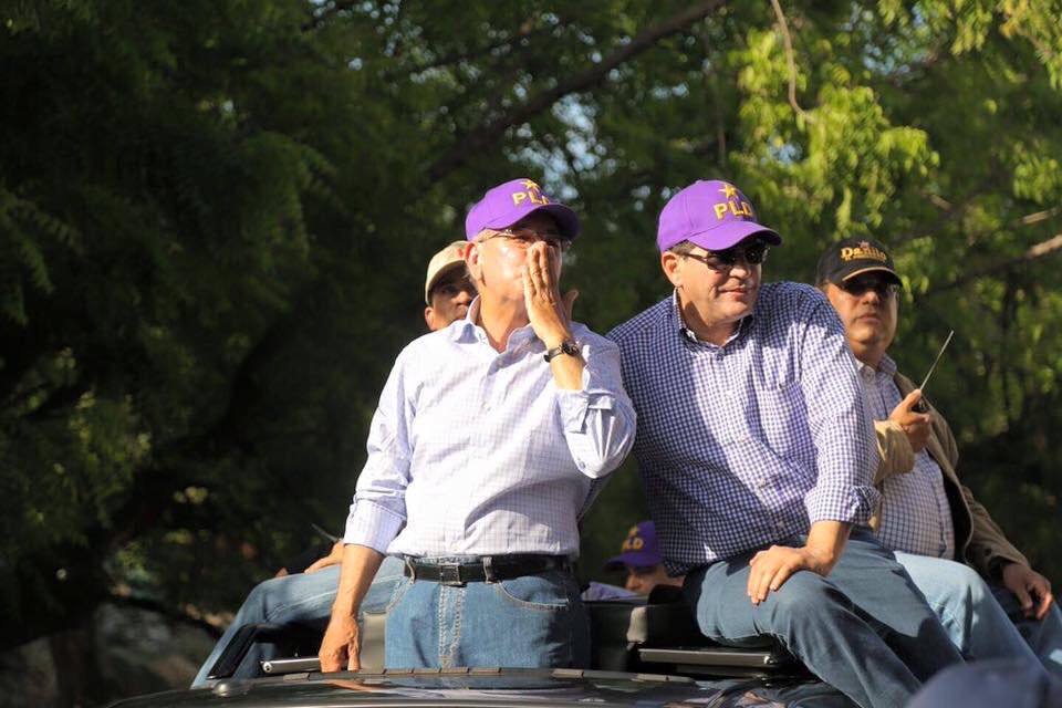 ConReinaldo's tweet photo. Todos envueltos en un solo sentimiento: el amor❣#DaniloyReinaldo hoy en gran marcha caravana @ReinaldoPared https://t.co/JlARr70DaK