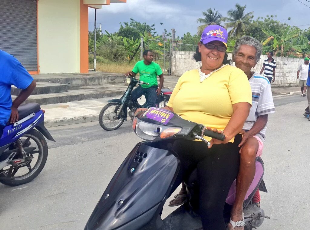 AmoMiQuisqueya's tweet photo. Tod@s quieren 4➕, demostrado está el PLD se queda! ! @ReinaldoPared sigue!! #DaniloyReinaldo. https://t.co/d1W2ARBHXL