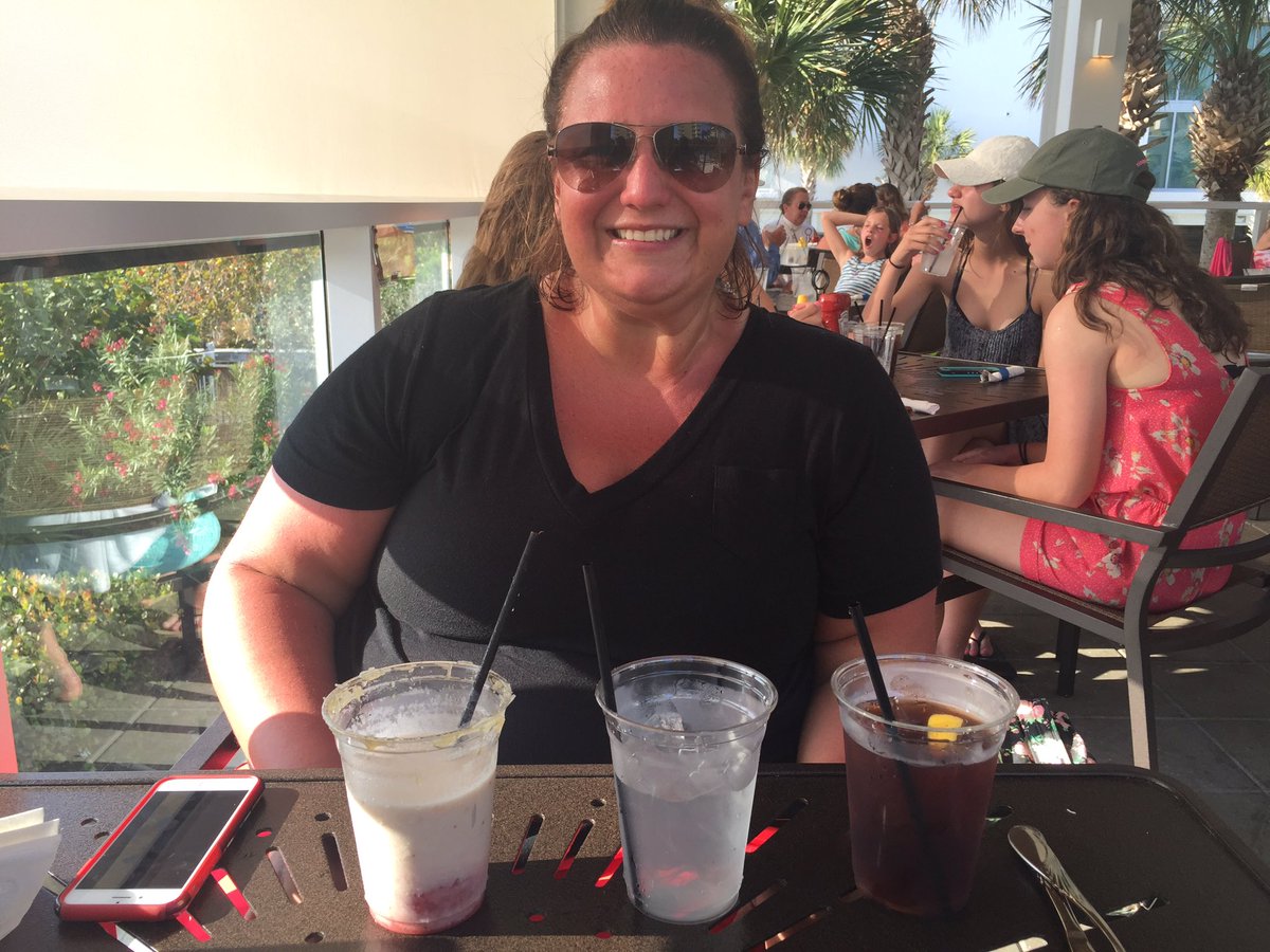 nmcilwain1's tweet photo. Warm one at the beach today, rehydration is key #triplefisted #livemusic #sunset https://t.co/sxid7cDoK2