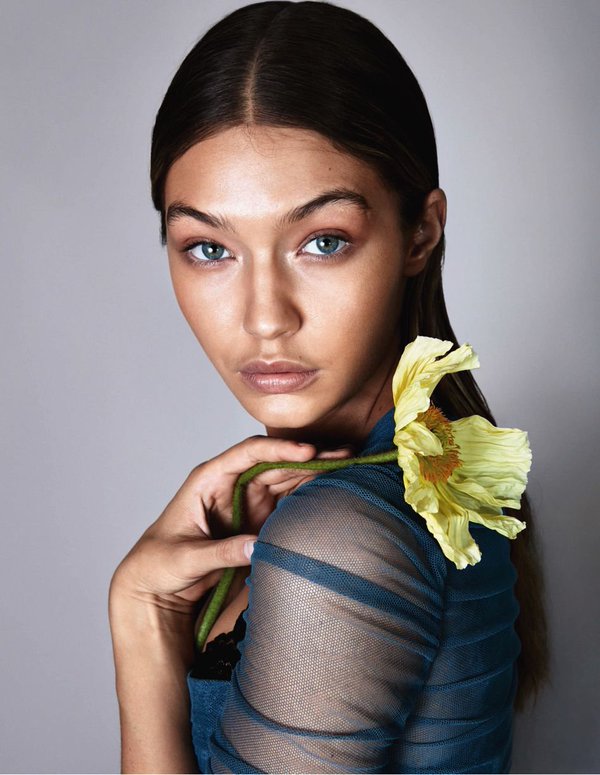 GHadid_Malik's tweet photo. Gigi for Vogue Germany May 2016 https://t.co/k9AKLQSE8D
