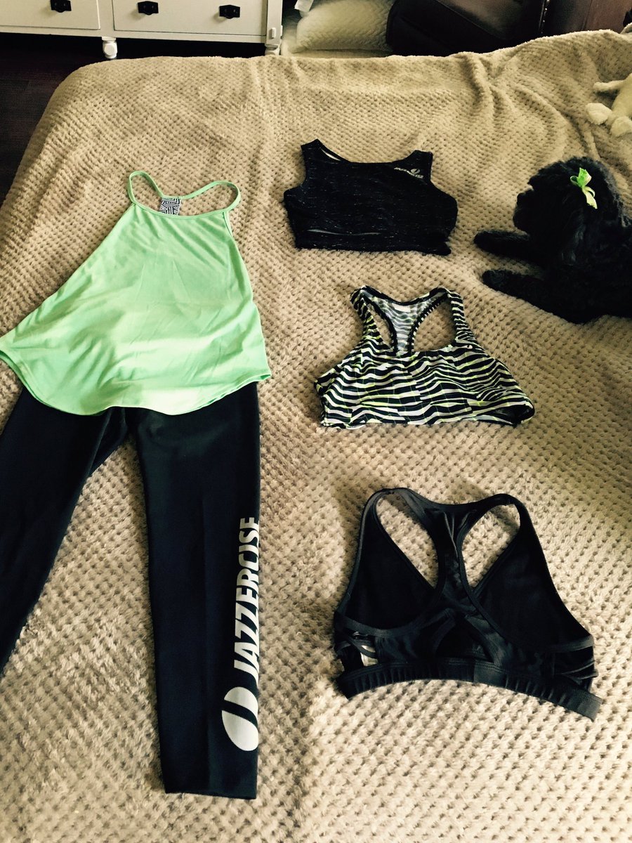 ShannaNelson's tweet photo. Bags are packed! Got some new #jazzerciseapparel for the wknd👯 #dogsnotincluded #thenewjazzercise #vegas2016 https://t.co/u2h6HoBGjj