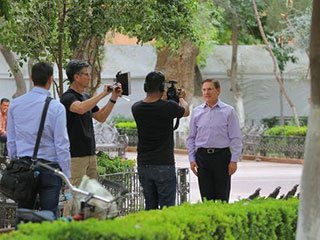 AcustikInforma's tweet photo. José Rosas Aispuro (@AispuroDurango) graba spot en la Plaza de Armas de Lerdo #Durango
https://t.co/gTC7527Rv1 https://t.co/wOCexn7yeM