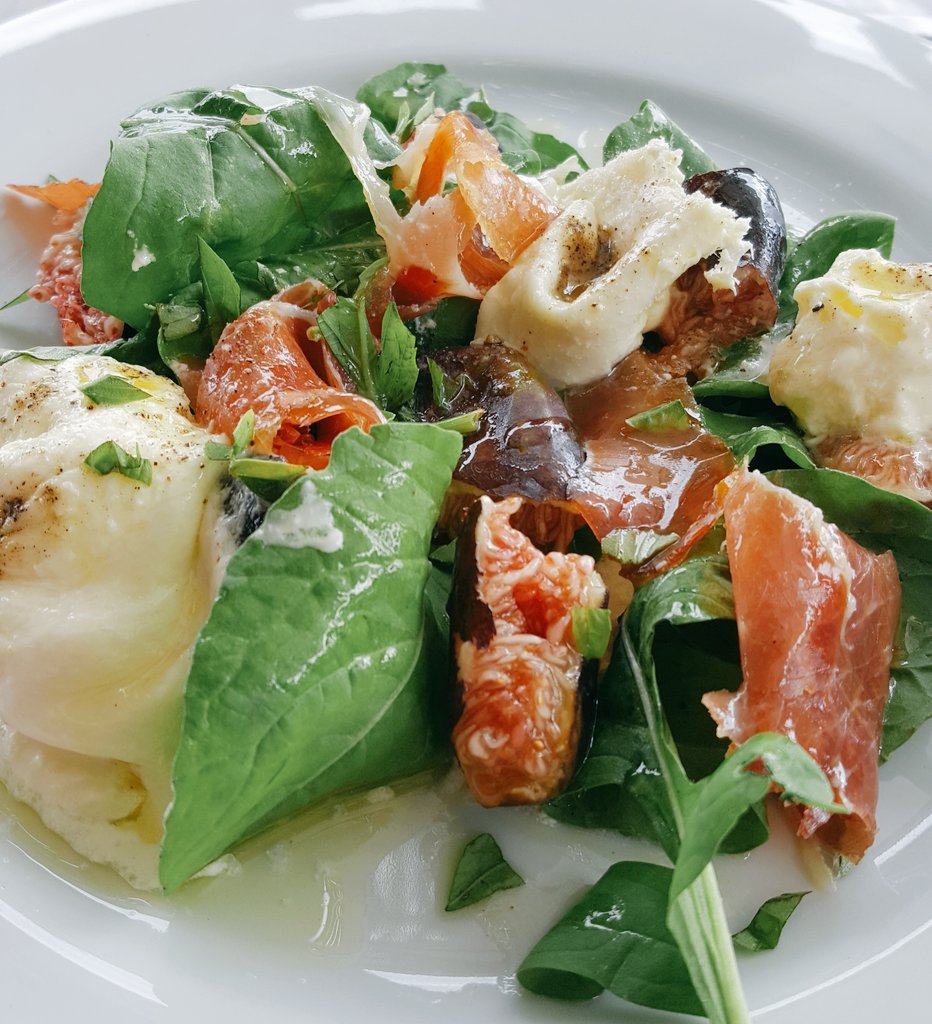 labiosdmenta's tweet photo. #ensalada #higos #burrata # jamón #sietefuegos #valledeuco #francismallmann's #thevines https://t.co/2appjhgaRf