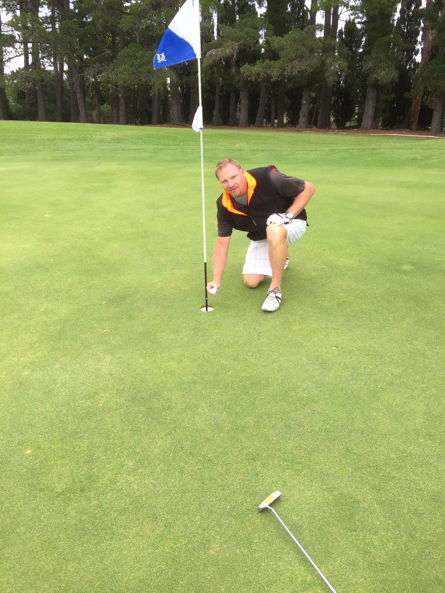 weed1133's tweet photo. First hole in on. Good start to the day 😄😄😄 https://t.co/5RAbjbdmjs