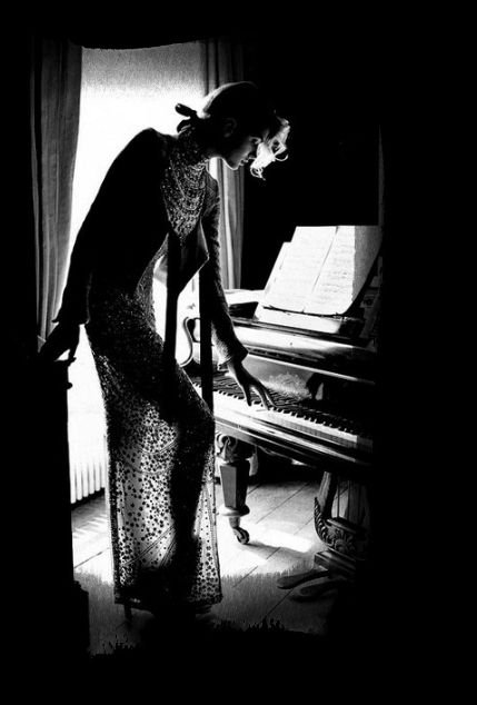 silvia_lablonde's tweet photo. "Solo la notte offre la possibilità di vivere"
#DonneInArte #DonneDiNotte
#Buonanotte 🌟
@alecoscino @Papryka5 https://t.co/agNKnKIT0k