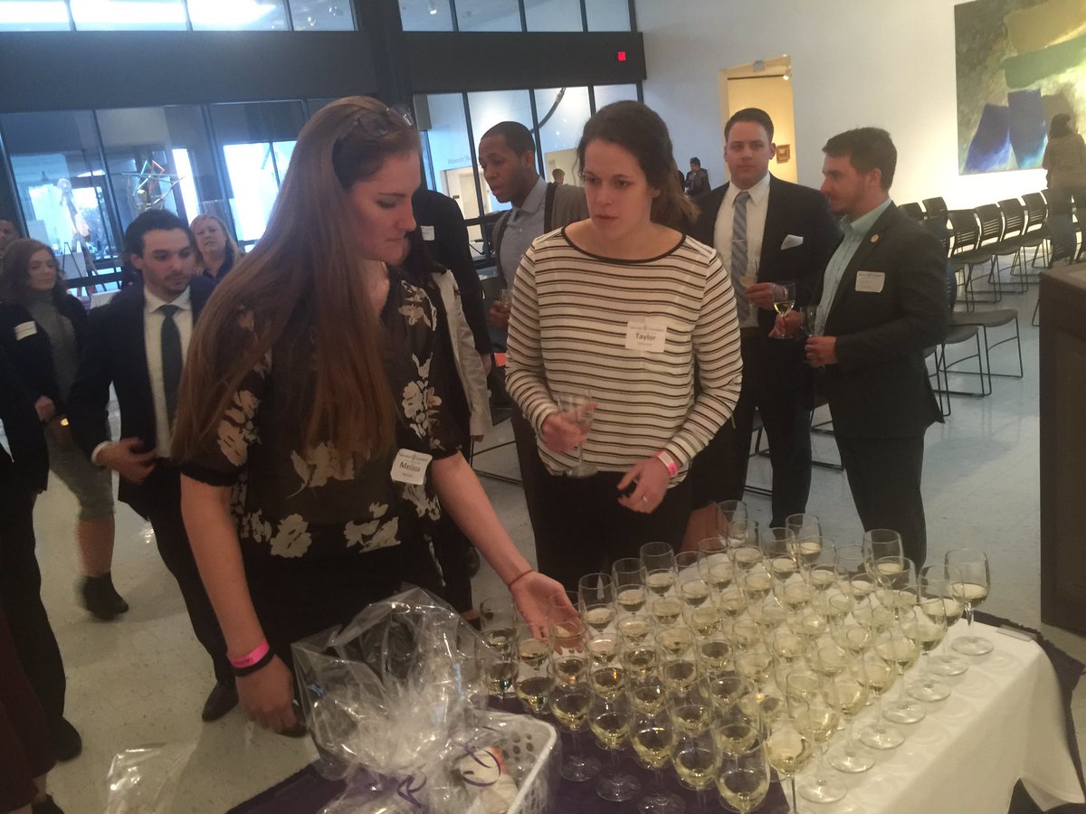 NU_GradStudies's tweet photo. Great evening Tasting Wine with Style with @NiagaraUniv grad students, seniors and alumni. https://t.co/xbuyUVLqfa