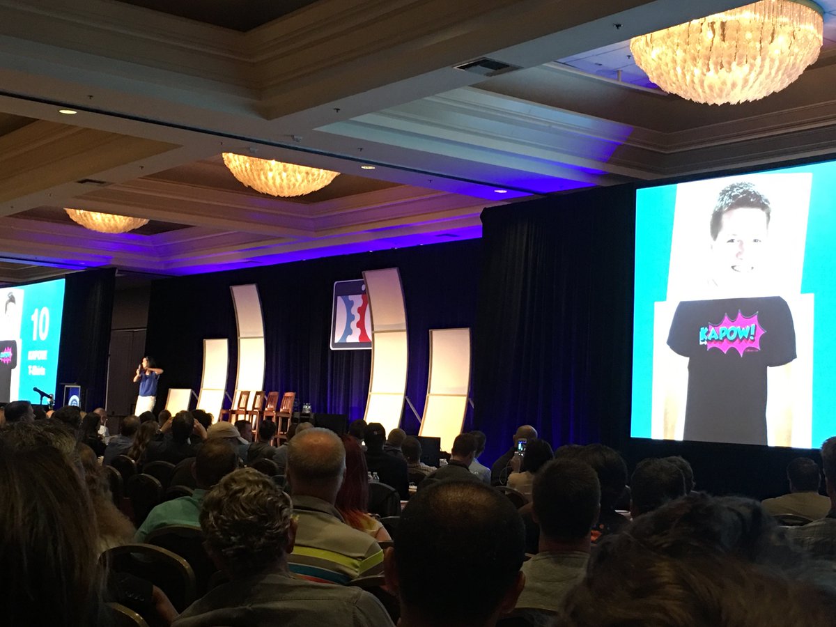 InformationSt's tweet image. #FHL2016 I’m gonna win this shirt from Liz