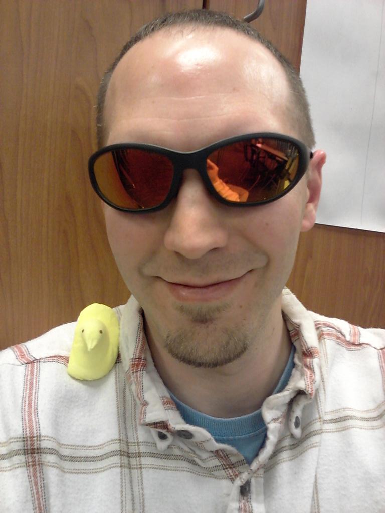 Todd_Flory's tweet photo. Relaxing with peeps. #peepsinlearning #smokesnerds https://t.co/bVc5HlyM17