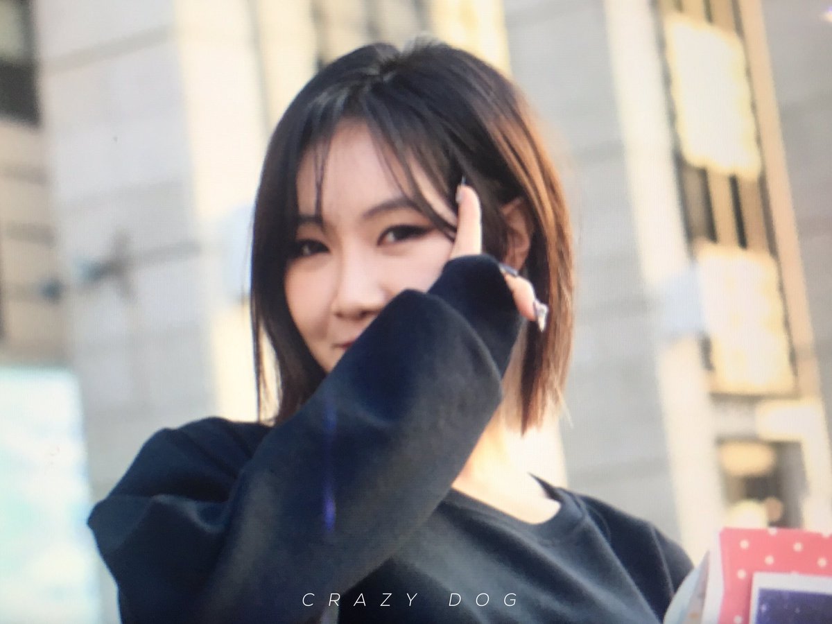 leeyezi_kr's tweet image. 160401 #2TV #피에스타 #예지 #옞이곤듀 #넘나뤼예쁘시당 곤듀릠이 웃으실 때 ,, 세*상*에*빛*이*내*리*셨*다 샤랄ㄹ랄랄 ,, 곤듀릠 자체 햇빛 대박데박 ✨✨ @FIESTAR__Yezi