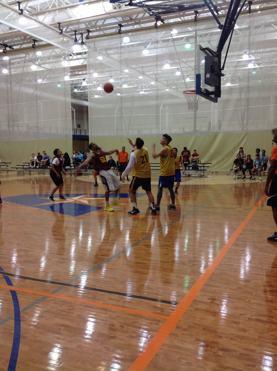 UTAIMSports's tweet photo. Close game happening! #getMACtive #UTAMAC #intramurals https://t.co/8I5tFz9KKc
