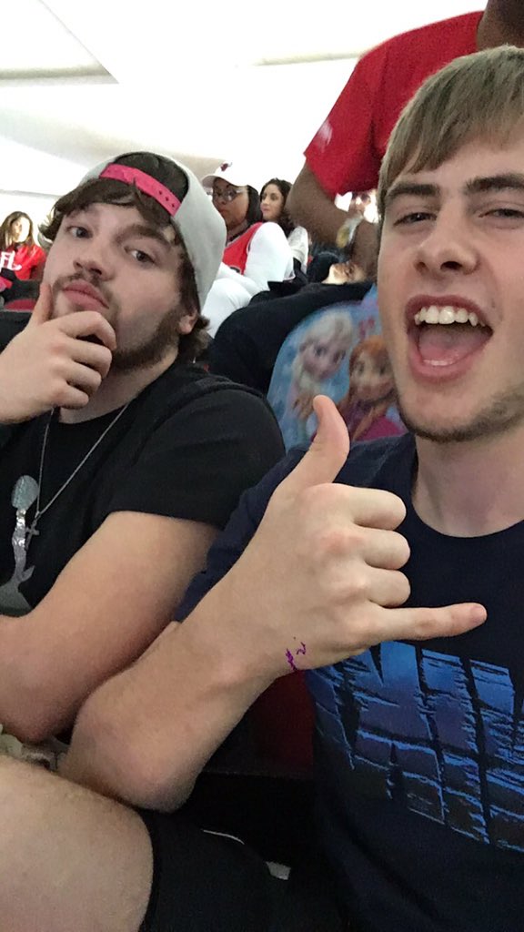 mattrippen27's tweet photo. #selfieseats #moveusup! Section 402 seats 1 and 2! https://t.co/yRdIJ30KCk