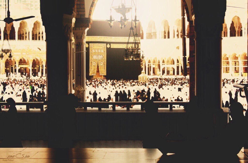 Bahrawy___'s tweet photo. اللهــم سَجــده فى بيتـــك...💛🙌🏿 https://t.co/LqrqXVnecH