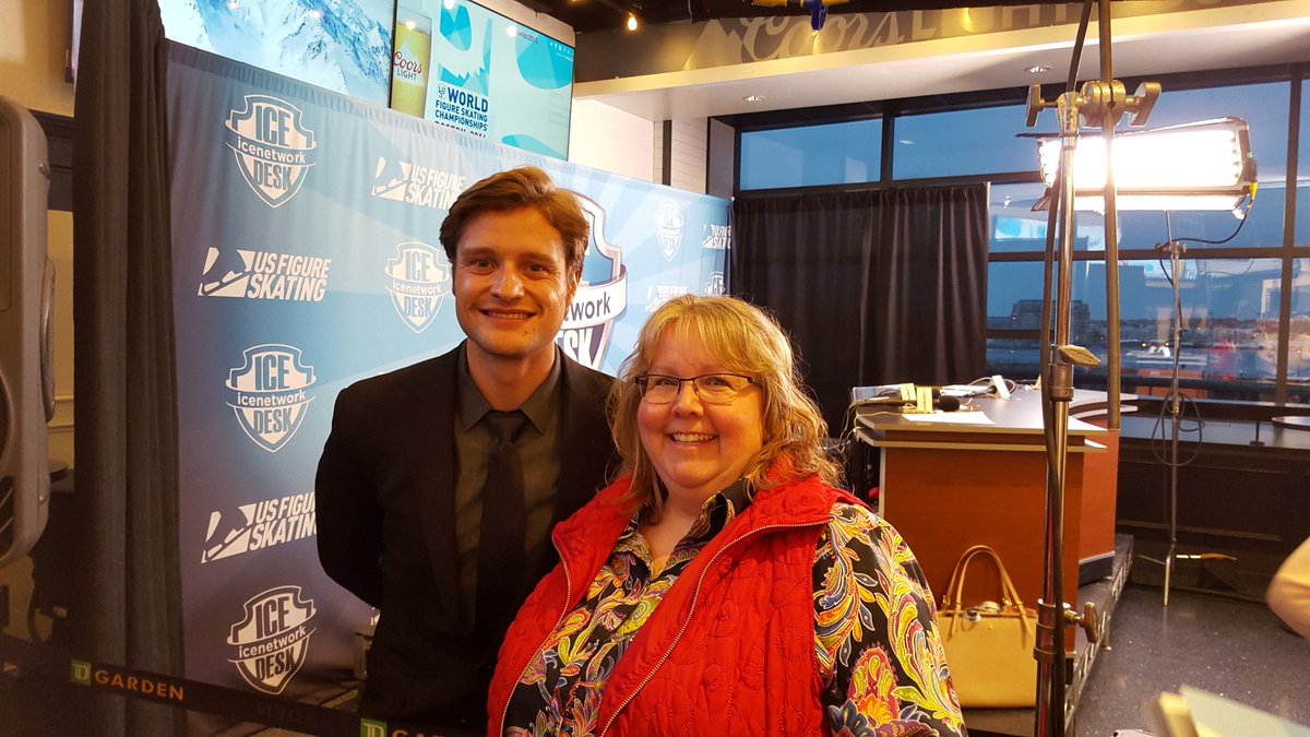 CamiRay's tweet image. Look who I ran into ! #Worlds2016