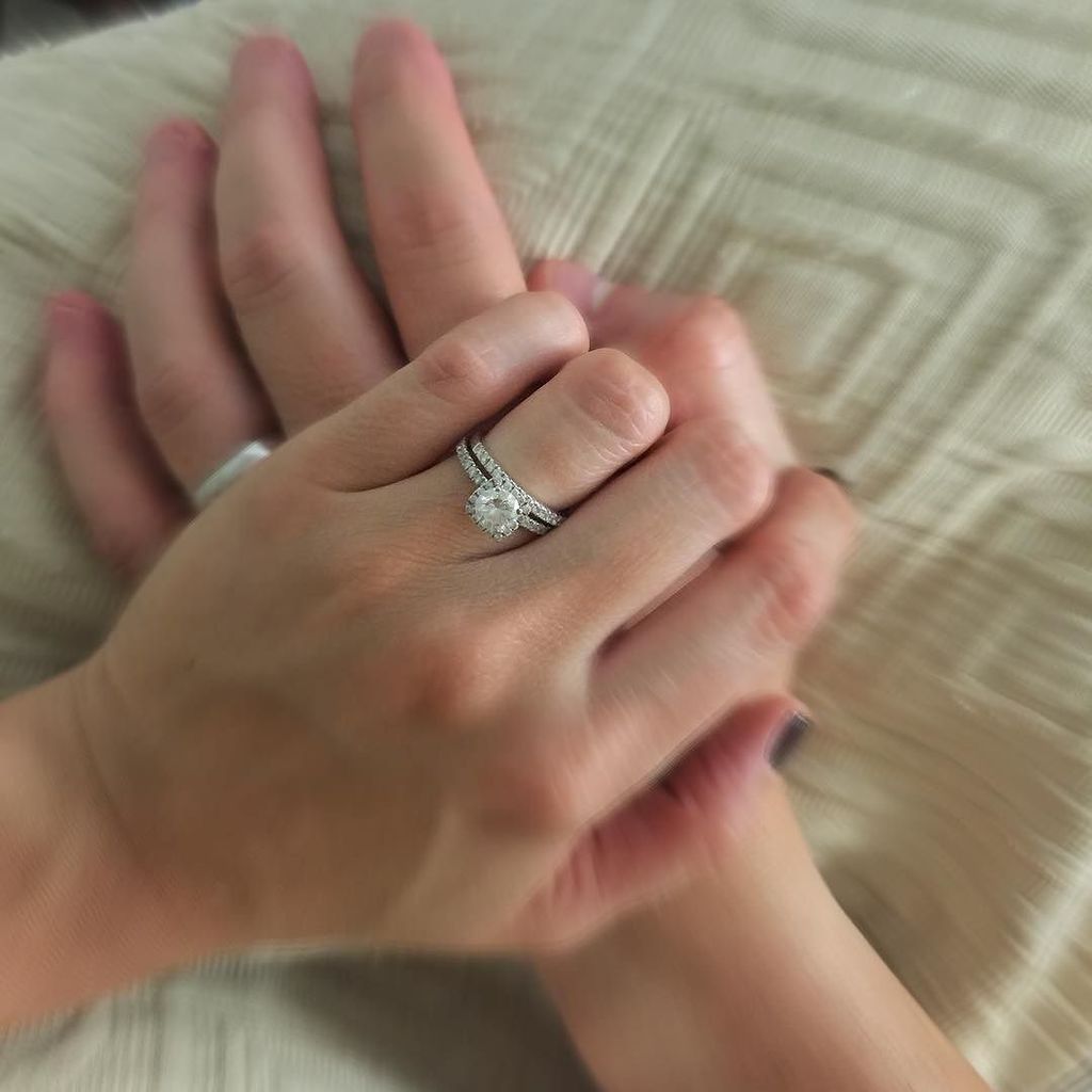 Es muy satisfactorio ser parte de este #TBT <a href="/dra_gi/">Dra.Giselle Escaño</a> Gracias por la Confianza 😊
・・・
"El amor no necesita ser entendi…