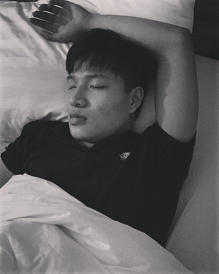 TrngCng1's tweet image. #onlysleep #bedselfie