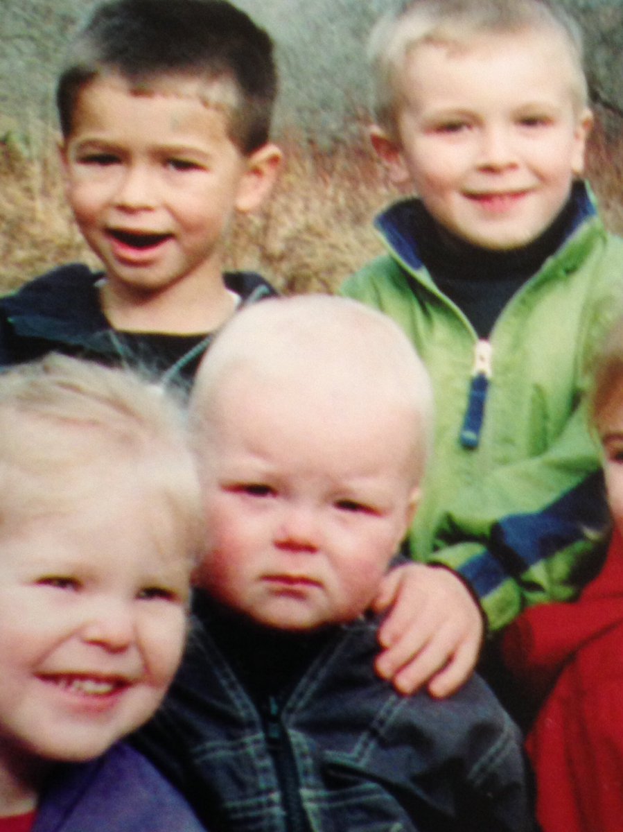 Toe_B33's tweet photo. When you are 2 but know these fuckas r gunna screw you over eventually https://t.co/4CmuMWg6Ay