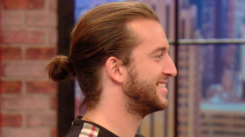 RachaelRayShow's tweet photo. You won't believe the reveal in this epic man bun makeover! https://t.co/gzMCO8ibgq https://t.co/v9dE1V4Ni3
